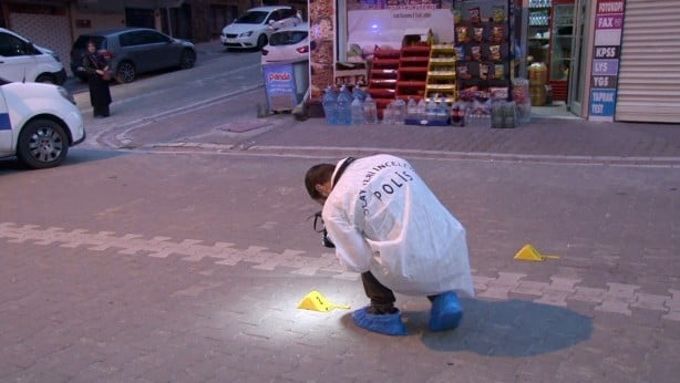 Foto - Esenyurt'ta güpegündüz silahlı saldırı! Dükkanının önünde vurup kaçtılar