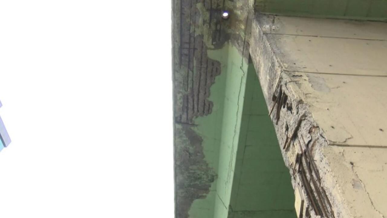 Foto - Esenyurt’ta korkutan görüntü! Köprü 'ben göçüyorum' diyor