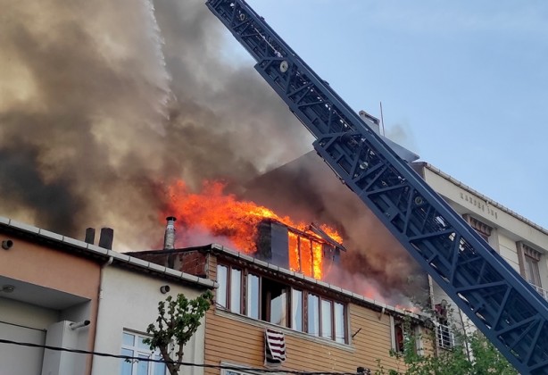 Foto - Esenyurt'ta yangın