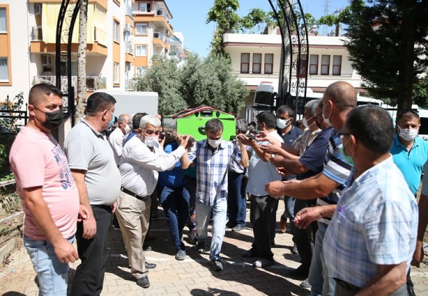 Foto - Eşi tarafından öldürülüp çukura gömülen kadının cenazesi defnedildi