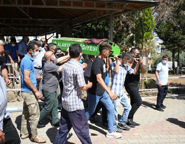 Foto - Eşi tarafından öldürülüp çukura gömülen kadının cenazesi defnedildi