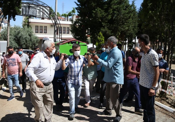 Foto - Eşi tarafından öldürülüp çukura gömülen kadının cenazesi defnedildi