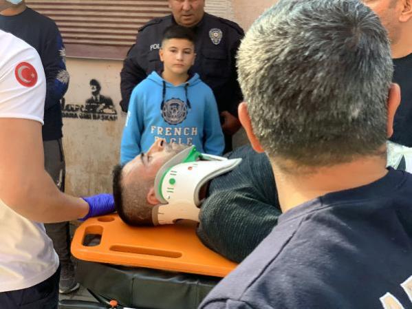 Foto - Eşine kızıp damdan atladı, komşusunun üzerine düştü!