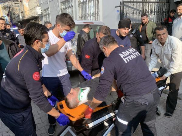 Foto - Eşine kızıp damdan atladı, komşusunun üzerine düştü!