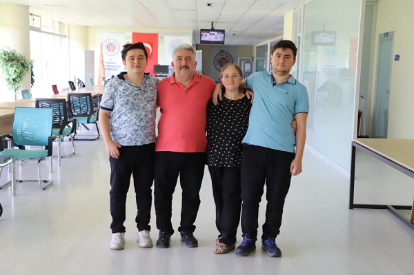 Foto - Eşine söz verdi tam 23 üniversite okudu