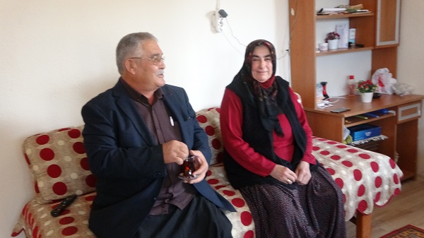 Foto - 'Eşine süpürge almaya gidiyoruz' dedi | 42 yıllık eşine öyle bir hediye verdi ki! 