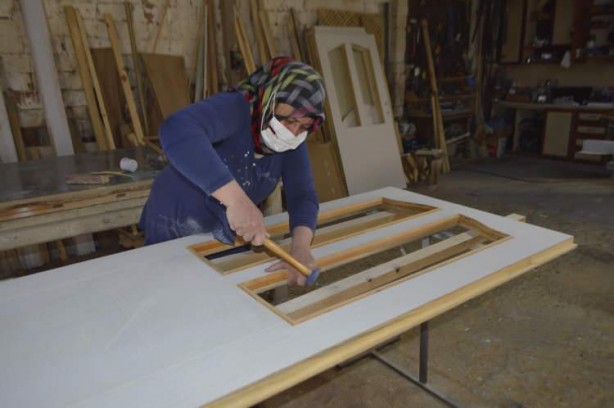 Foto - Eşine yardım etmek için kolları sıvayınca usta oldu