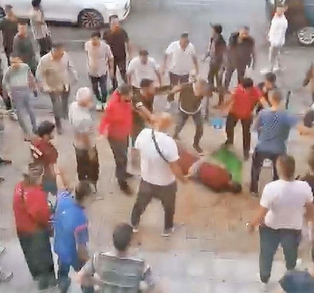 Foto - Eşini bıçakladı, yerde sürükledi ve linç edildi