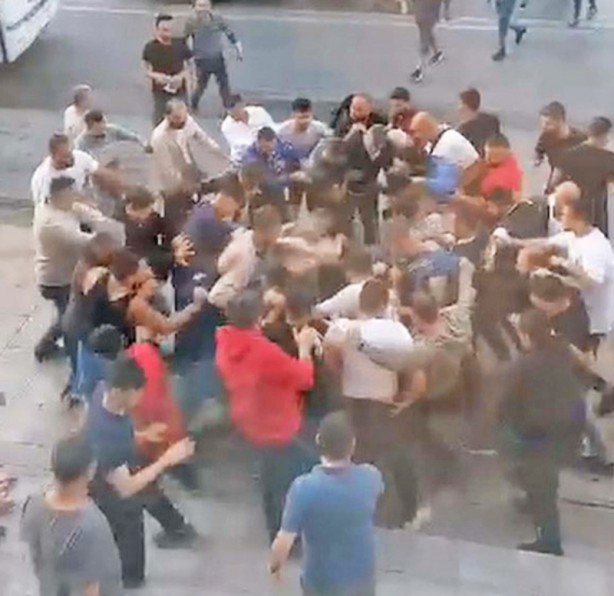 Foto - Eşini bıçakladı, yerde sürükledi ve linç edildi