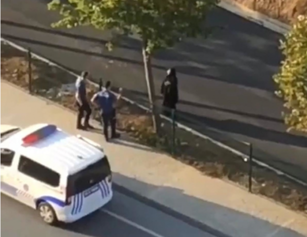 Foto - Eşini diri diri toprağa gömdü, başında dua etti! Sebebini duyan polisler olay yerinden hemen ayrıldı