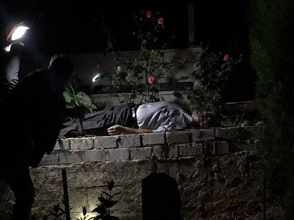 Foto - Eşinin mezarına giden adamın feci sonu