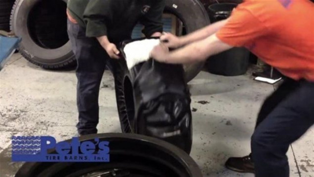 Foto - Eski araba lastiğini öyle bir hale getirdi ki!