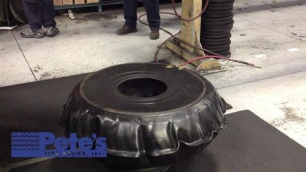 Foto - Eski araba lastiğini öyle bir hale getirdi ki!