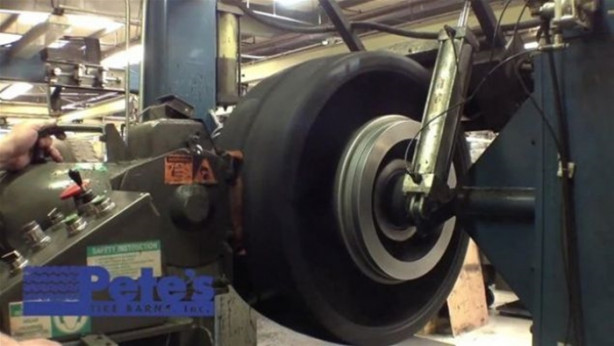 Foto - Eski araba lastiğini öyle bir hale getirdi ki!