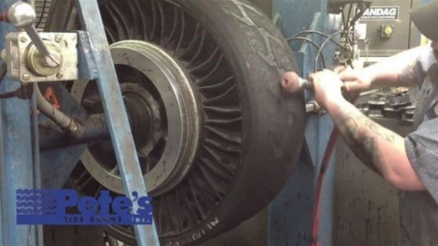 Foto - Eski araba lastiğini öyle bir hale getirdi ki!