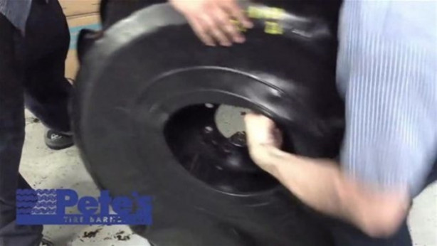 Foto - Eski araba lastiğini öyle bir hale getirdi ki!