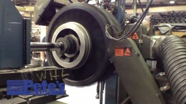 Foto - Eski araba lastiğini öyle bir hale getirdi ki!