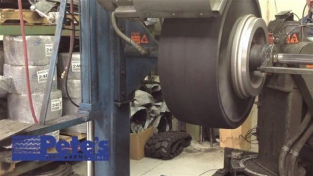 Foto - Eski araba lastiğini öyle bir hale getirdi ki!