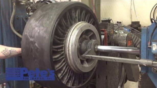 Foto - Eski araba lastiğini öyle bir hale getirdi ki!