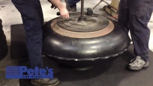 Foto - Eski araba lastiğini öyle bir hale getirdi ki!