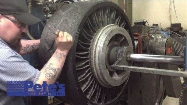 Foto - Eski araba lastiğini öyle bir hale getirdi ki!