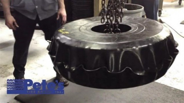 Foto - Eski araba lastiğini öyle bir hale getirdi ki!