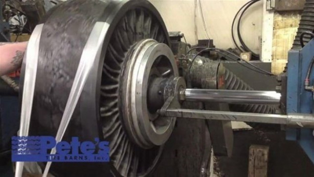 Foto - Eski araba lastiğini öyle bir hale getirdi ki!