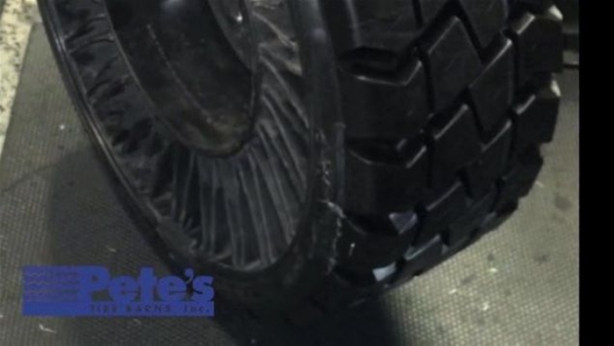 Foto - Eski araba lastiğini öyle bir hale getirdi ki!