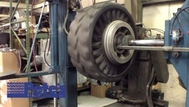 Foto - Eski araba lastiğini öyle bir hale getirdi ki!