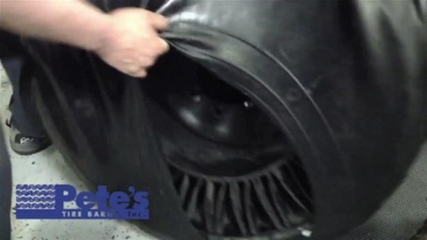 Foto - Eski araba lastiğini öyle bir hale getirdi ki!