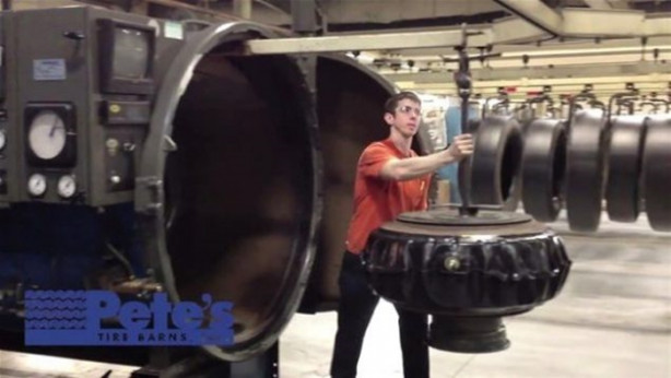 Foto - Eski araba lastiğini öyle bir hale getirdi ki!