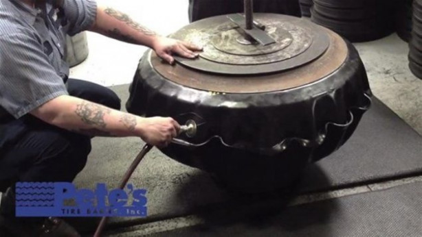 Foto - Eski araba lastiğini öyle bir hale getirdi ki!