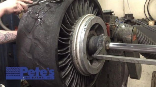 Foto - Eski araba lastiğini öyle bir hale getirdi ki!