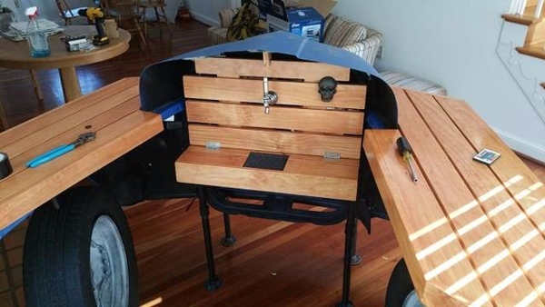 Foto - Eski araba parçalarından mobilya üretti!