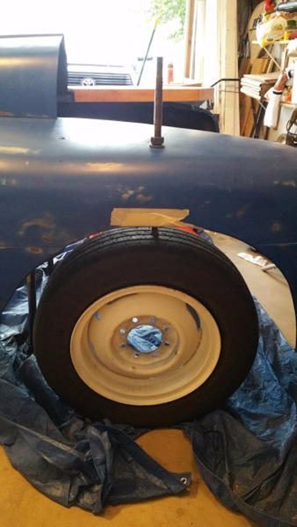 Foto - Eski araba parçalarından mobilya üretti!