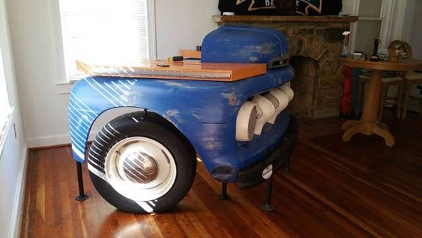 Foto - Eski araba parçalarından mobilya üretti!