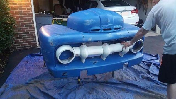 Foto - Eski araba parçalarından mobilya üretti!