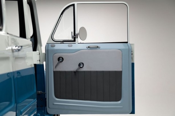 Foto - Eski arazi aracının son hali parmak ısırtıyor!