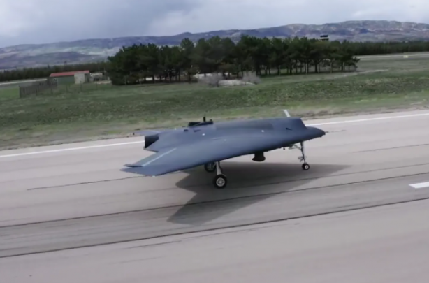 Foto - Eski askerden milli insansız savaş uçağı ANKA-3 için olay çıkış: Biz eşekten düştük