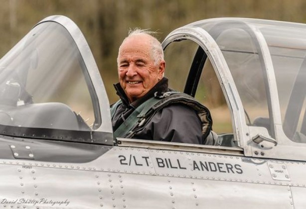 Foto - Eski astronot, uçak kazasında öldü!