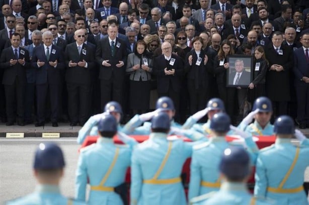 Eski bakanlardan Hasan Celal Güzel'in vefatı