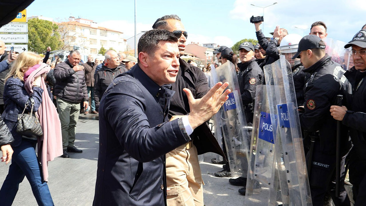 Foto - Eski başkan belediye yönetimine müdahale etmeye başladı: Belediyeyi kim yönetiyor?