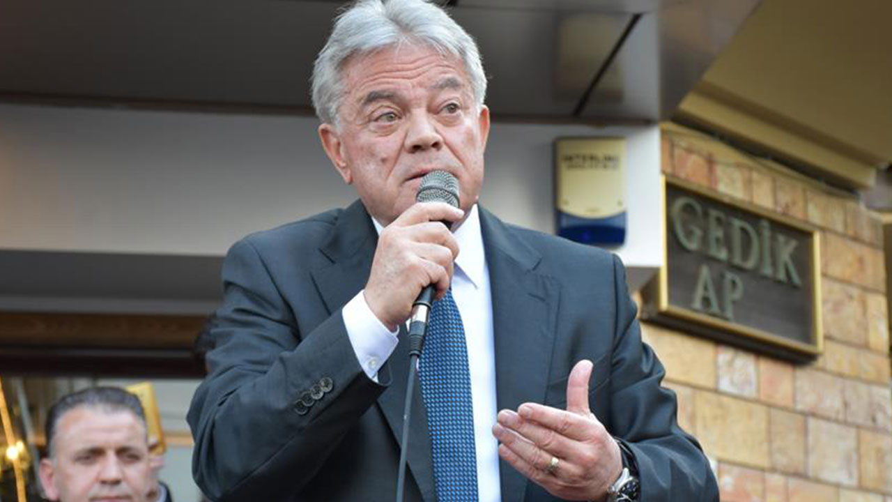 Foto - Eski başkan belediye yönetimine müdahale etmeye başladı: Belediyeyi kim yönetiyor?