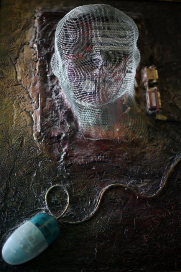 Eski bilgisayar parçalarından sanat eseri tablolar