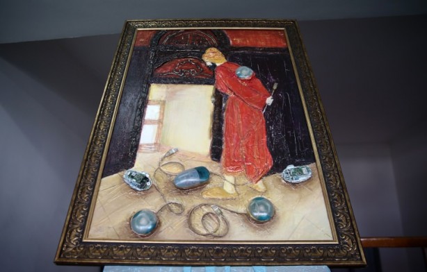 Foto - Eski bilgisayar parçalarından sanat eseri tablolar
