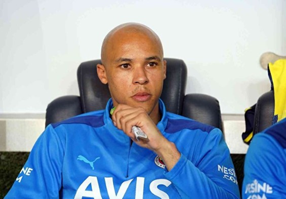 Foto - Eski Fenerbahçeli Kartal oluyor! Türkiye'ye dönmeye sıcak baktı