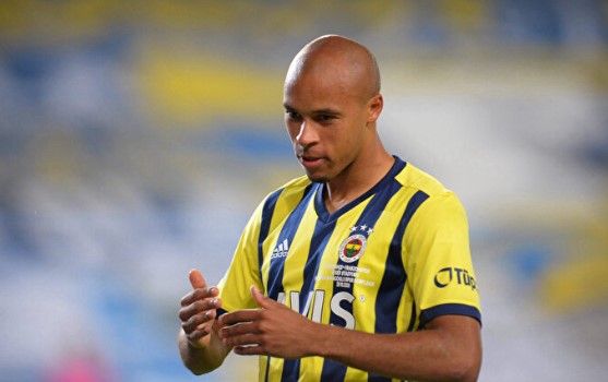 Foto - Eski Fenerbahçeli Kartal oluyor! Türkiye'ye dönmeye sıcak baktı