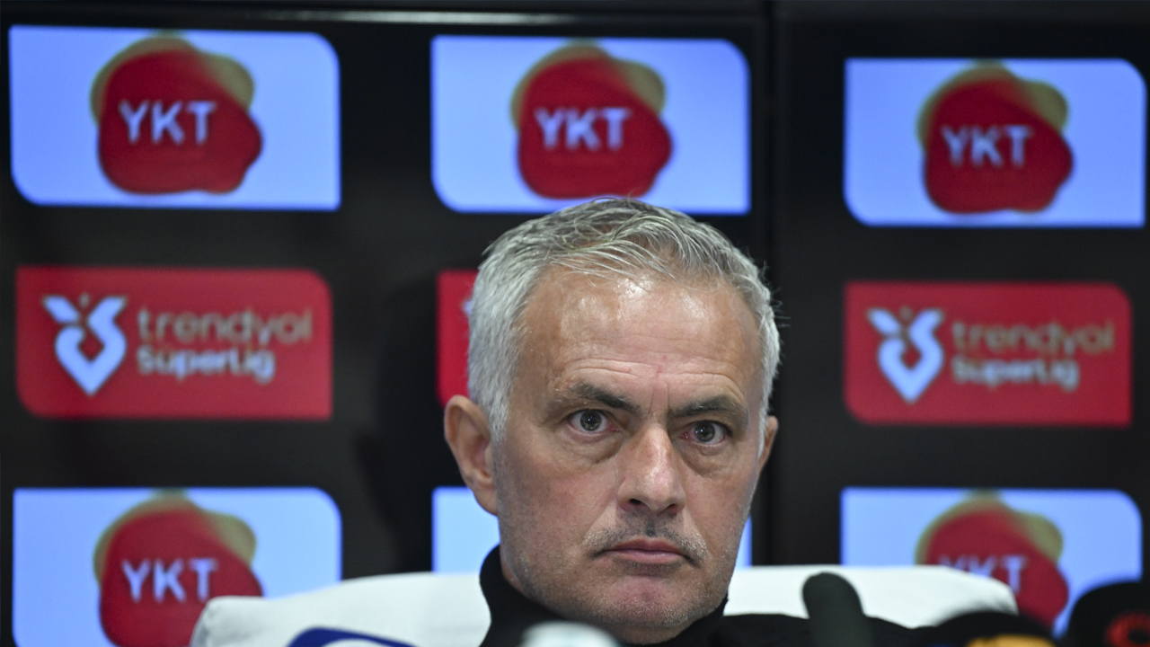 Foto - Eski futbolcu sandalyeye vura vura isyan etti: Herkes Mourinho sözlerini konuşuyor