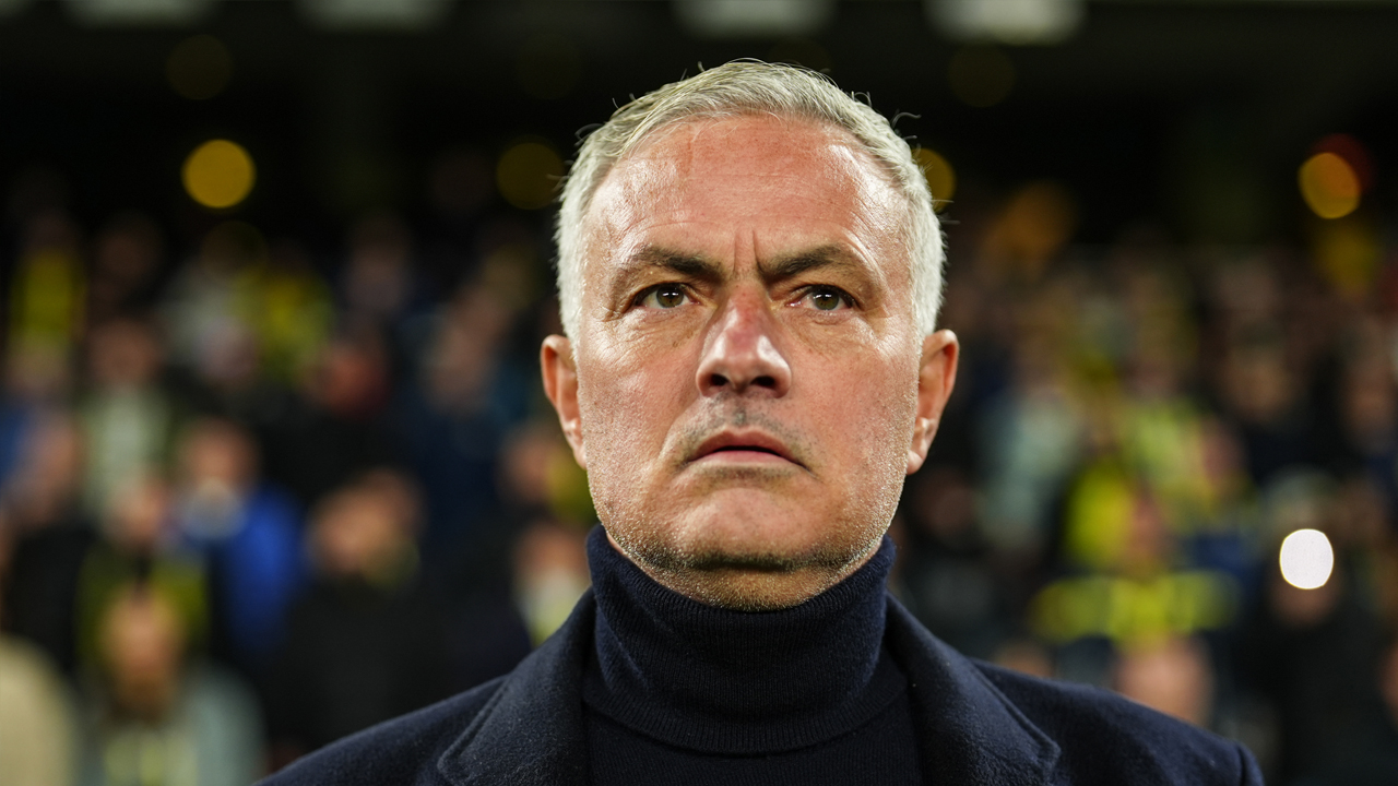 Foto - Eski futbolcu sandalyeye vura vura isyan etti: Herkes Mourinho sözlerini konuşuyor