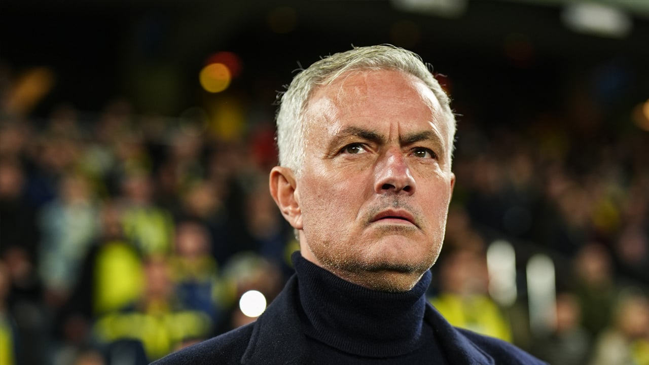 Foto - Eski futbolcu sandalyeye vura vura isyan etti: Herkes Mourinho sözlerini konuşuyor